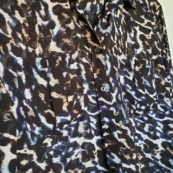 Guess Brown and Blue Leopard Blouse With Pockets Size Small - Picture 3 of 9